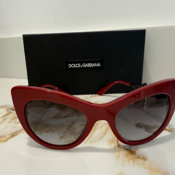 DOLCE & GABBANA SICILIAN CAT EYE SUNGLASSES IN BURGUNDY COLOR - Picture 5 of 7